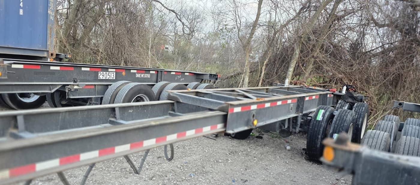 20/40/45 foot combo chassis extended in the yard